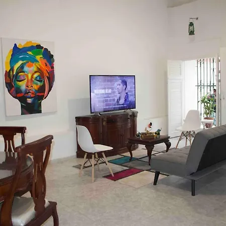 Сasa de vacaciones 2ag-1m Casa De 2 En Getsemani Con Jacuzzi Y Wifi *